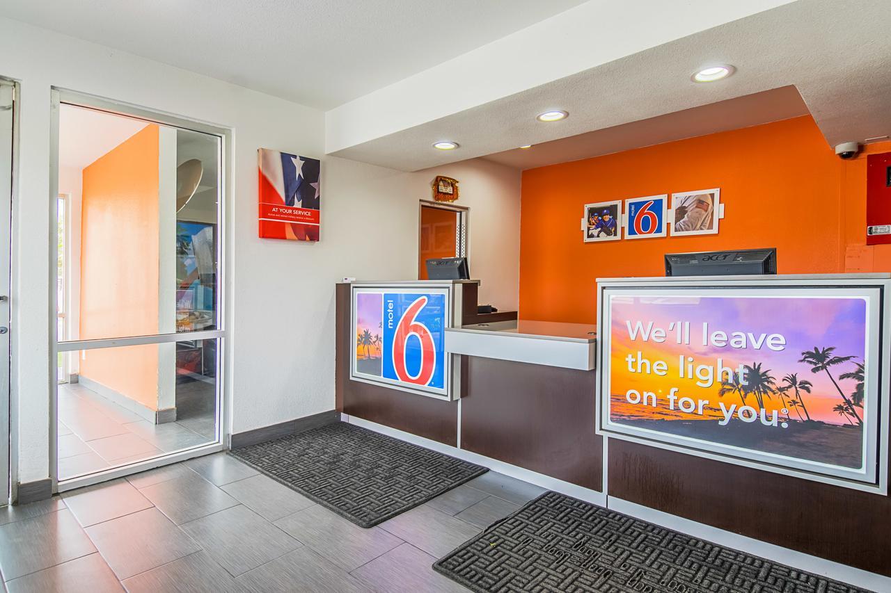Motel 6-Bakersfield, Ca - Airport Exteriér fotografie