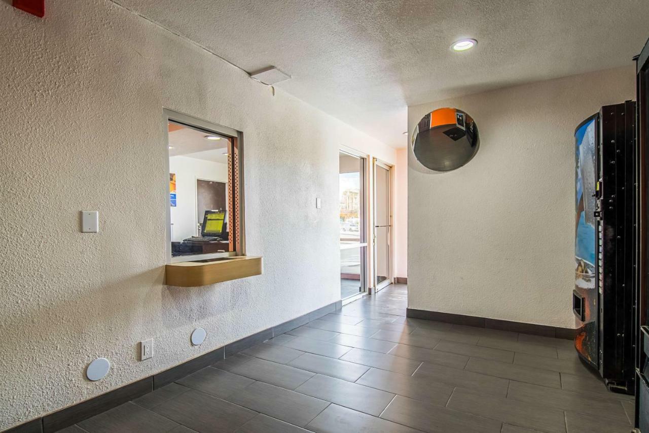 Motel 6-Bakersfield, Ca - Airport Exteriér fotografie