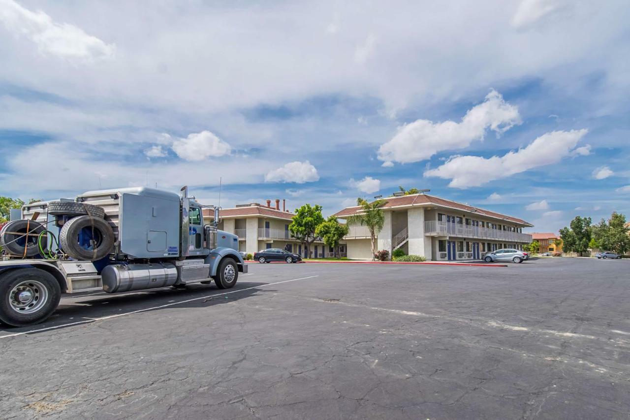 Motel 6-Bakersfield, Ca - Airport Exteriér fotografie